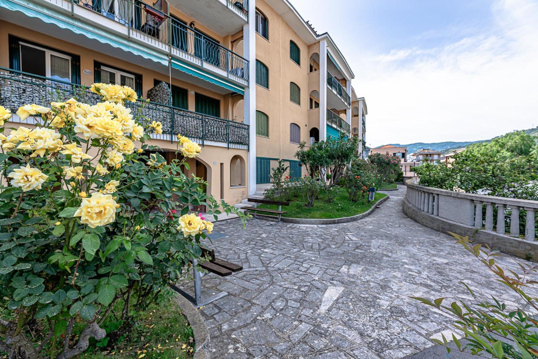 Apartamento La Dimora Della Lullu, Luxury Pietra Ligure Exterior foto